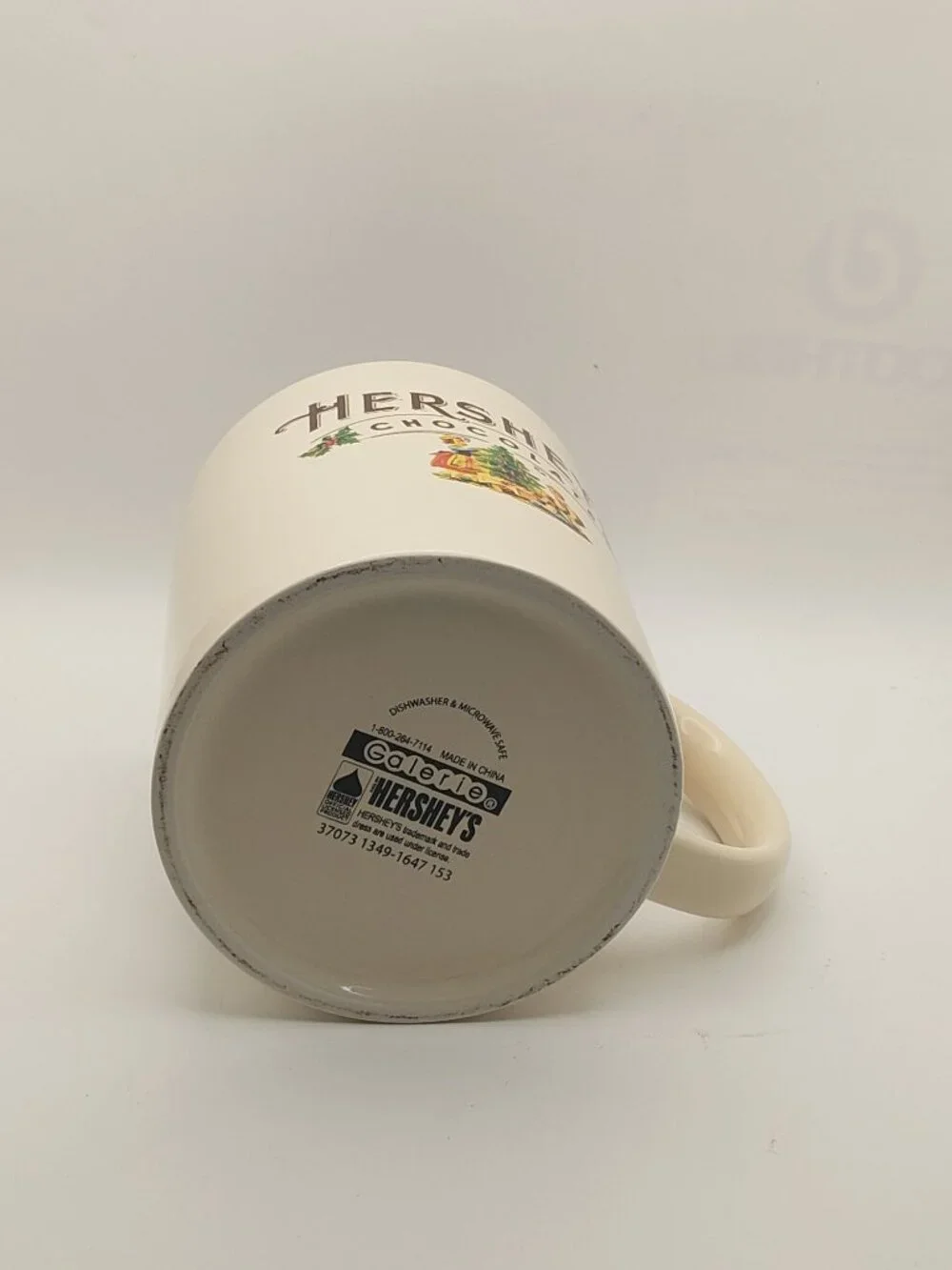 Hersheys Chocolate Holiday Coffee Mug Christmas Design Dishwasher Safe